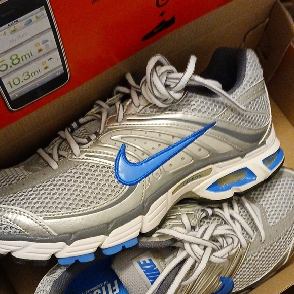 2008 Nike Air MAXX moto Plus. New In The Box. Almost VINTAGE! Start collecting!